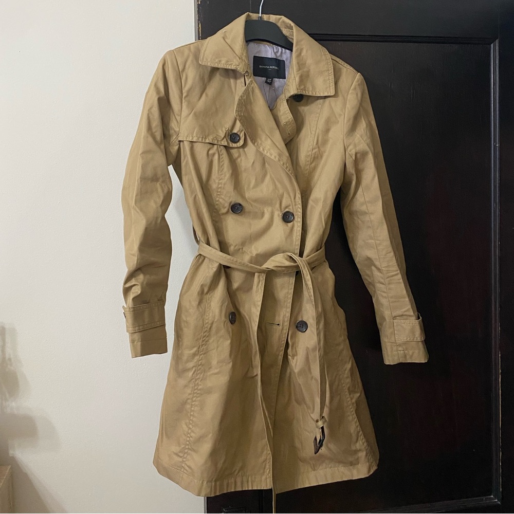 BRAND NEW BANANA REPUBLIC TRENCH COAT
